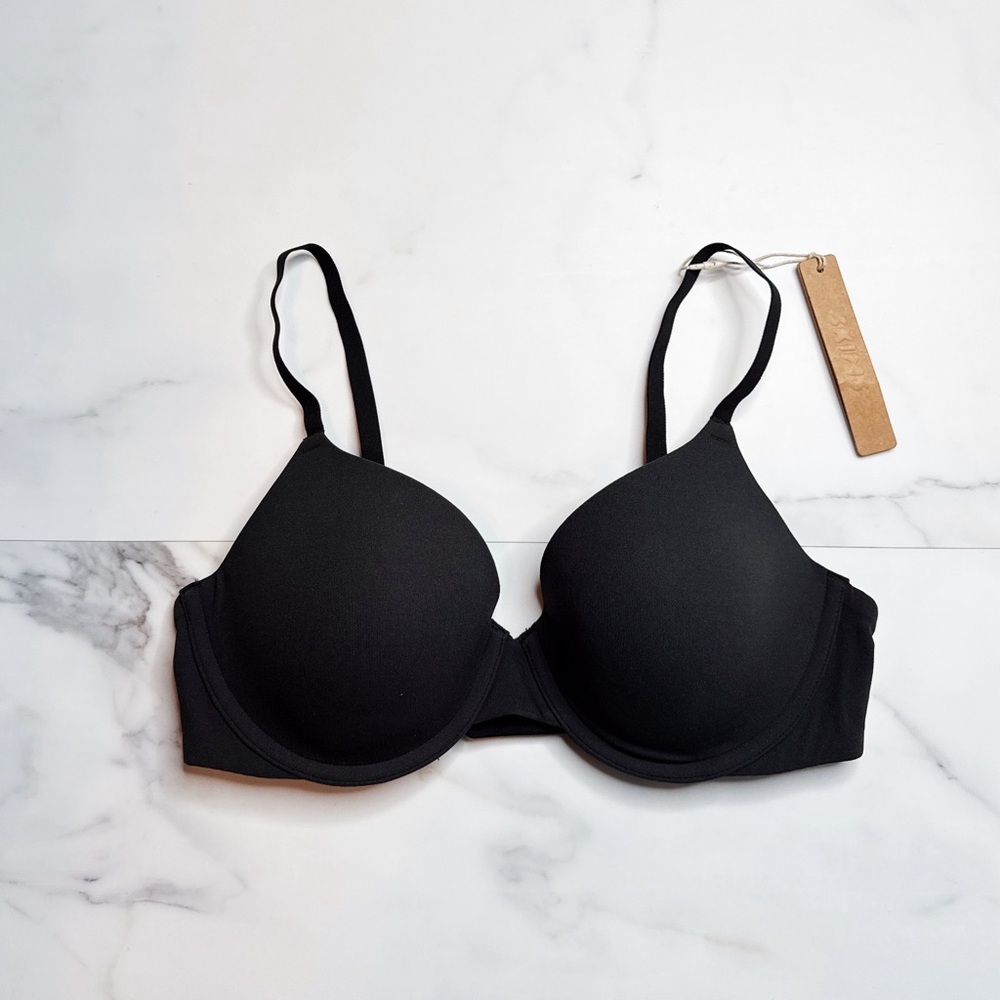 NWT Skims Fits Everybody T-Shirt Bra